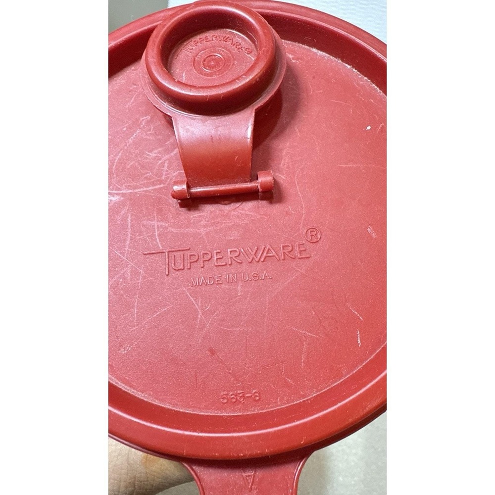 Tupperware ,medium‎ Pitcher /Storage Container W/Red Lid  563-8 - Picture 3 of 8